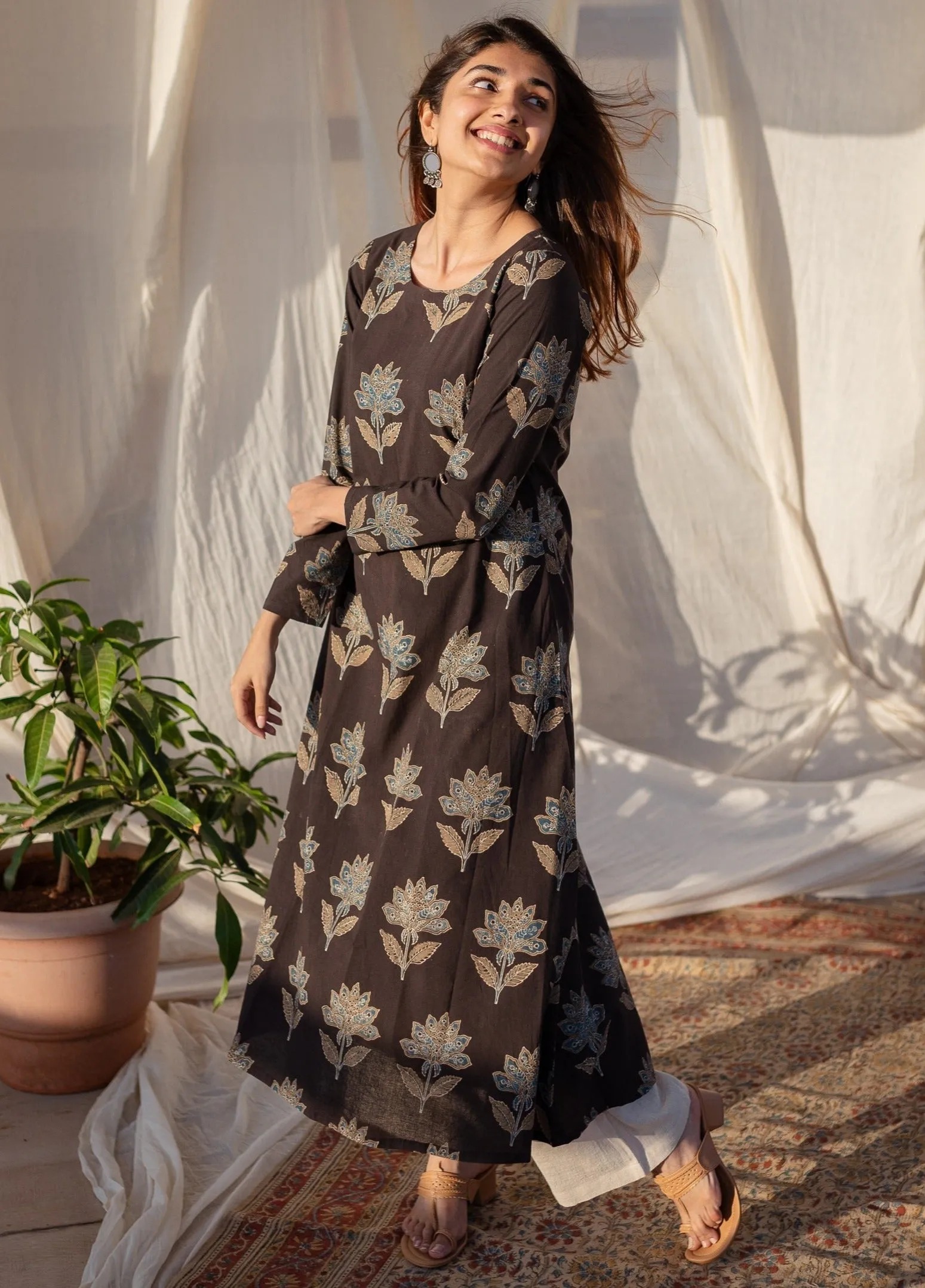 Aadhavi Ajrakh Cotton Straight Kurta