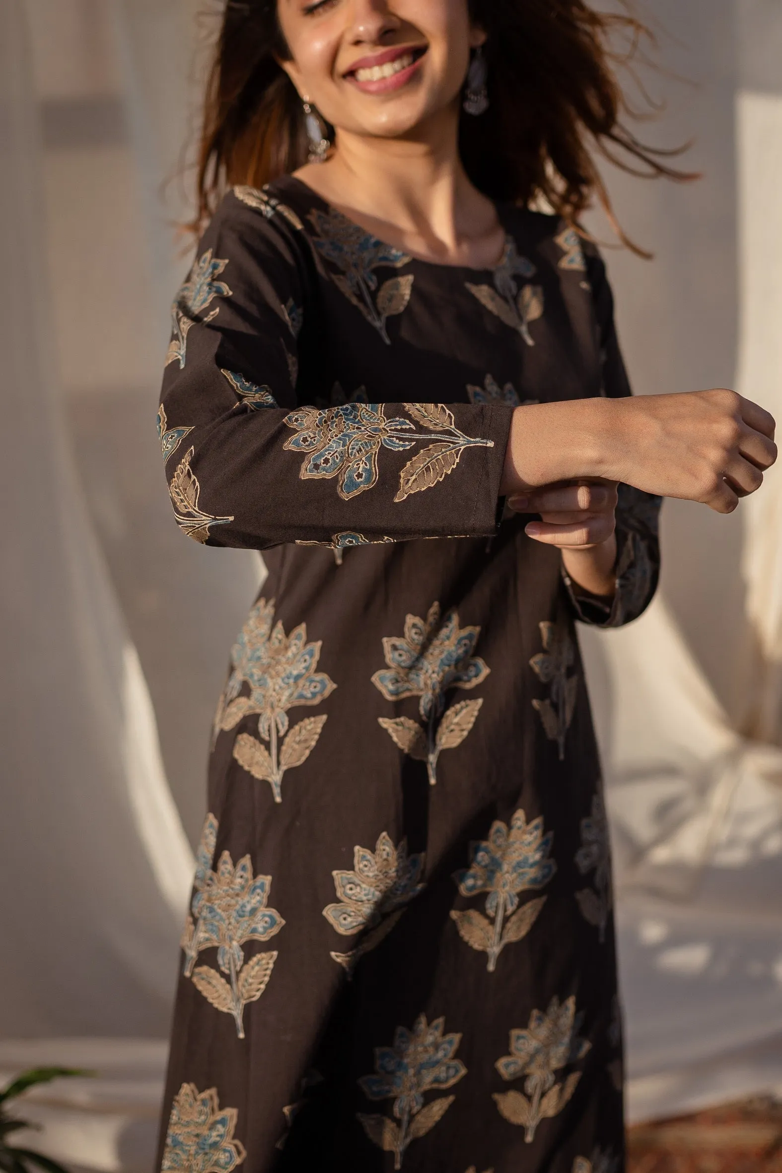 Aadhavi Ajrakh Cotton Straight Kurta